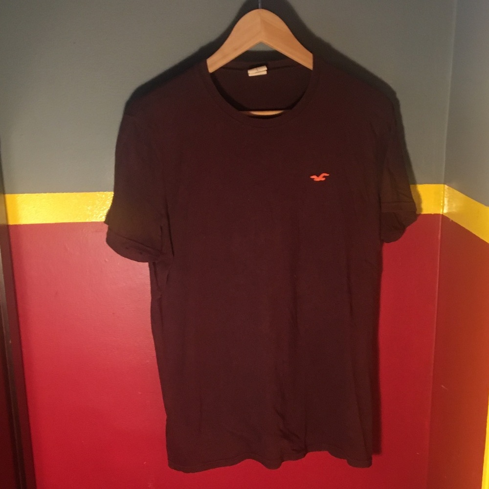 Men’s large Hollister shirt.
